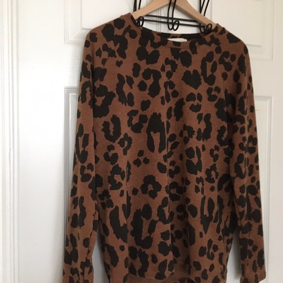 Leopard Print Top - Picture 3 of 4